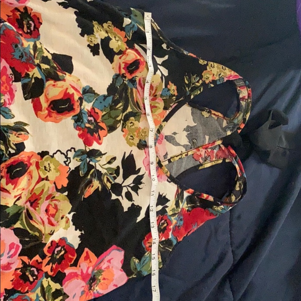 Floral top - Picture 5 of 6